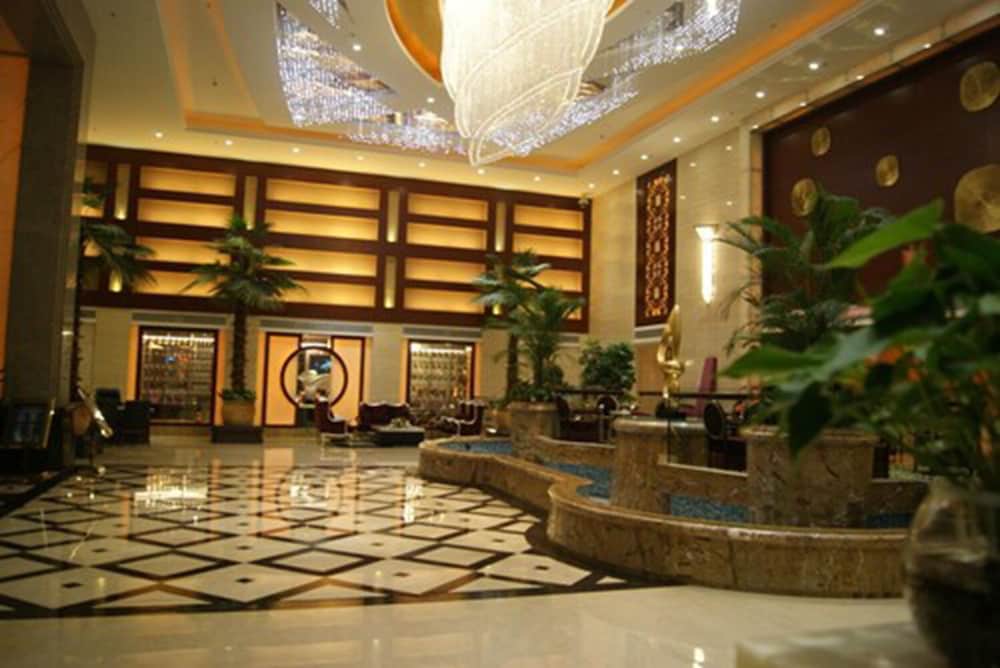 Royal Prince Hotel 6/35