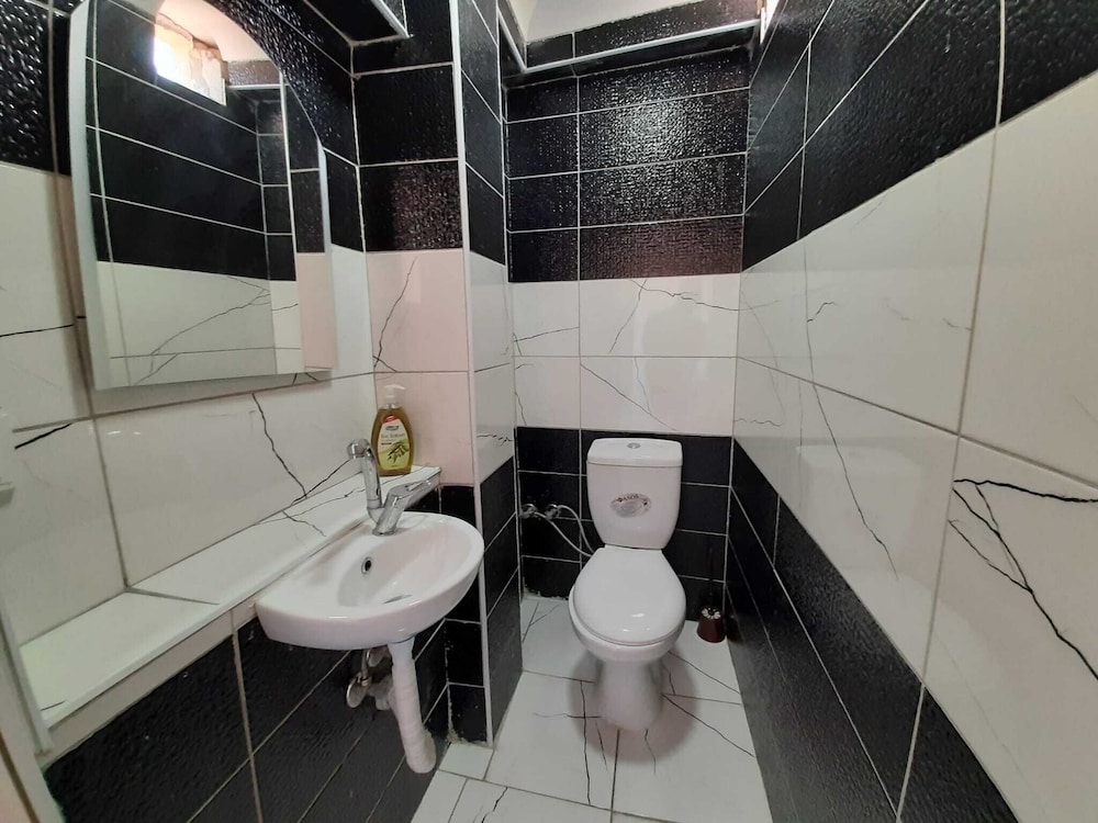 غرفة بسرير كوين، Ankara Otel Evren 3/4