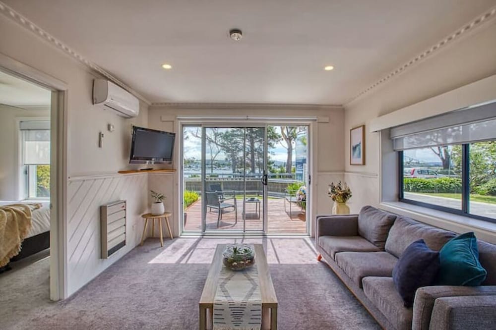 Georges Bay Apartments 23/50