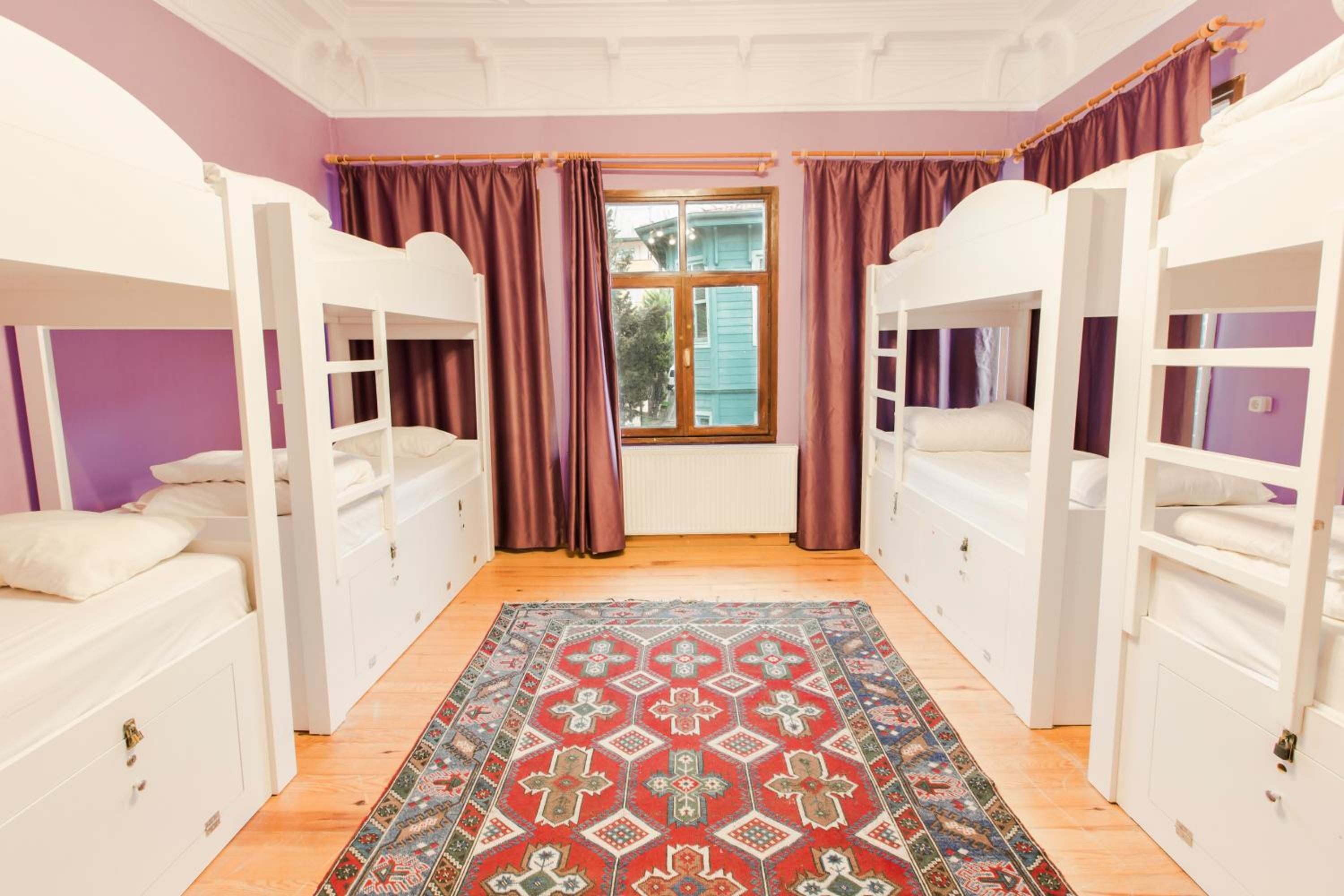 Mixed Dorm, 8 Beds