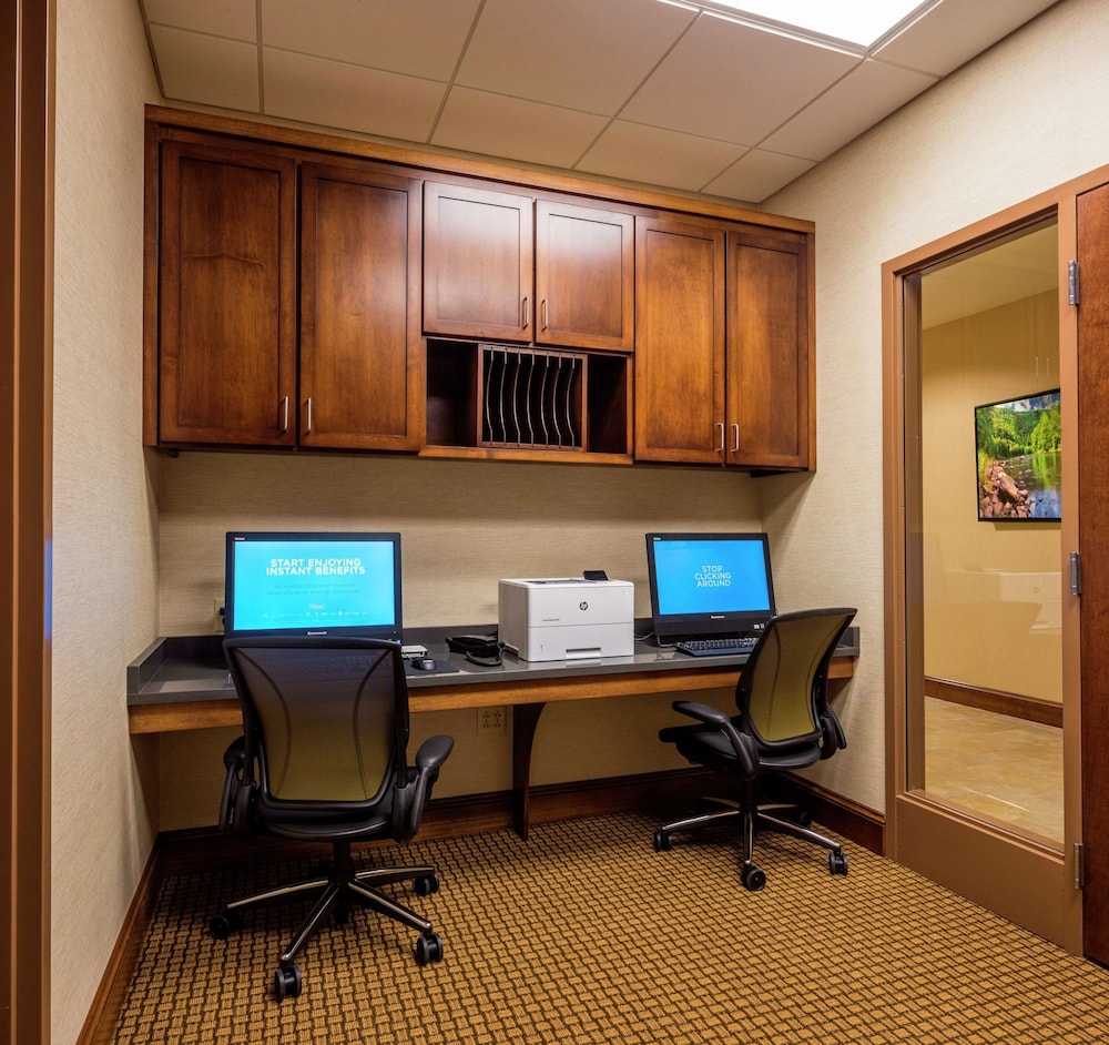 Hilton Garden Inn Uniontown 50/51