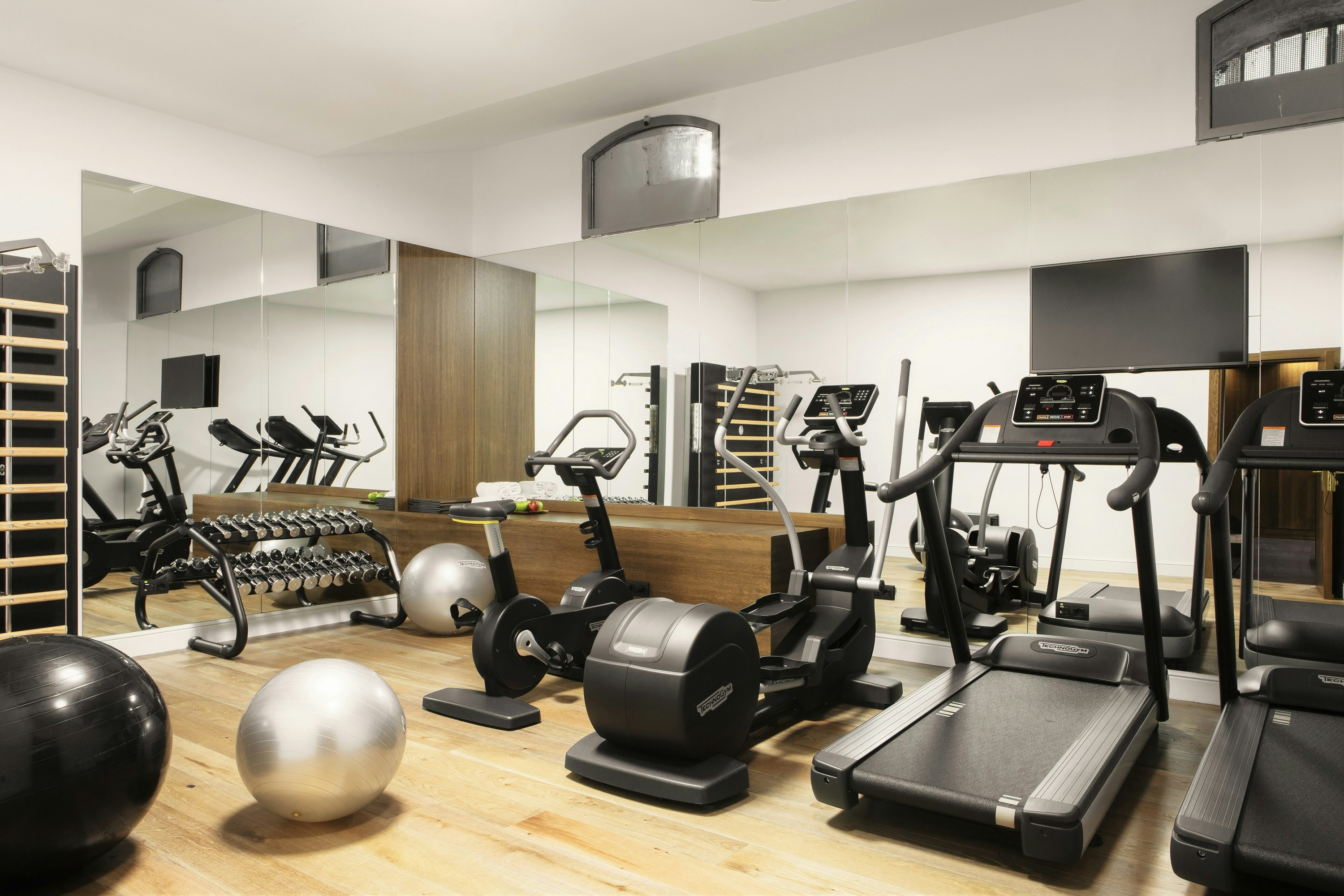 Totem Madrid 58/82