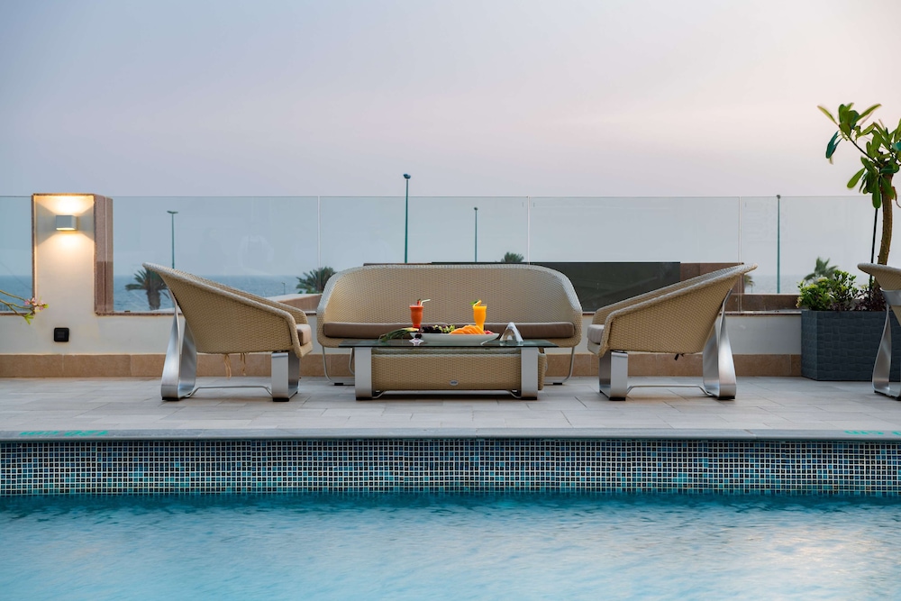 فندق راديسون بلو جدة كورنيش(RADISSON BLU HOTEL, JEDDAH CORNICHE) 3/68