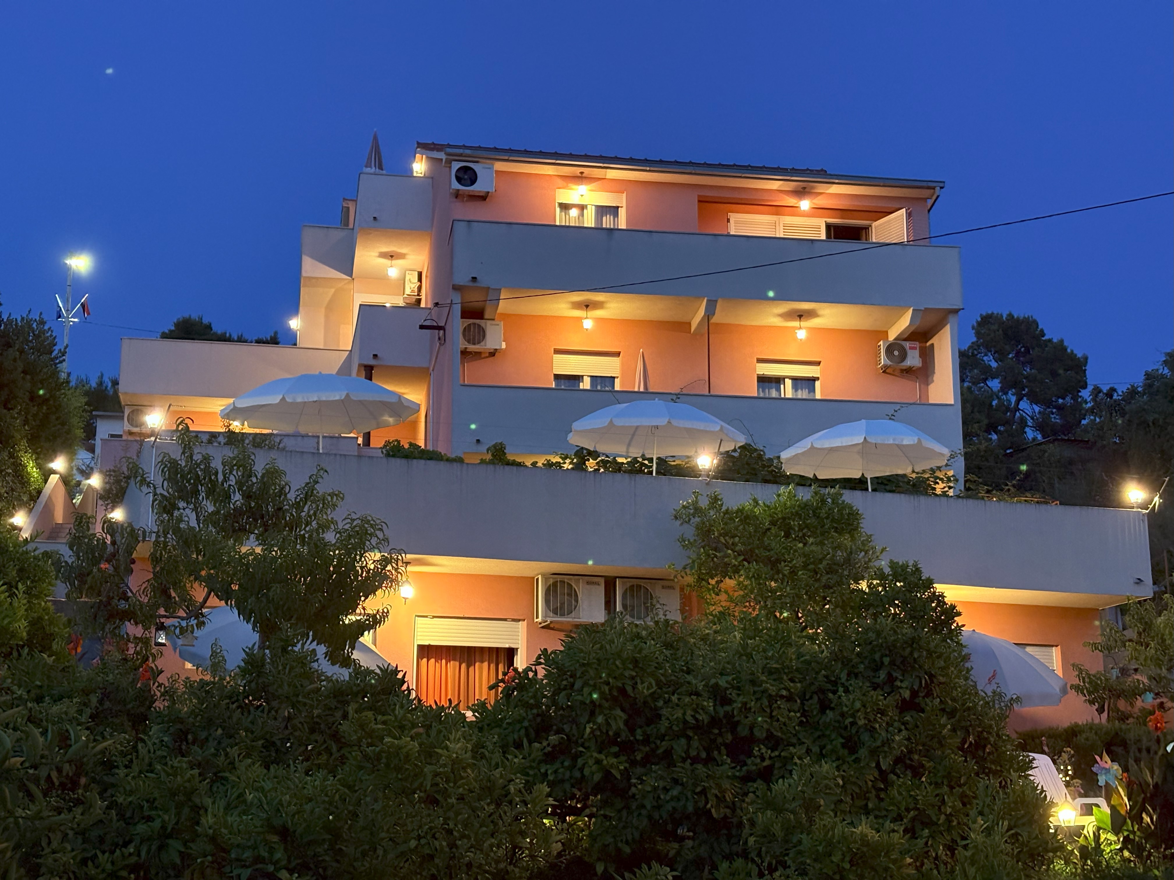 VILLA LUKETA 1/50