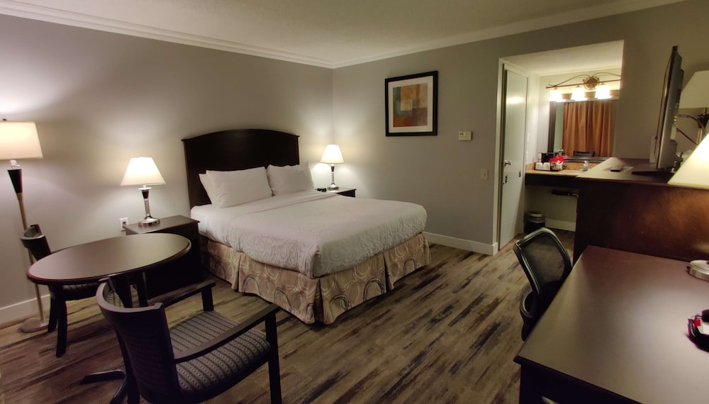 Best Western Plus Burnaby Hotel 27/76