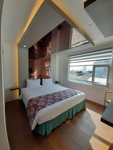 Hotel Surya Pantai Losari Makassar 4/11