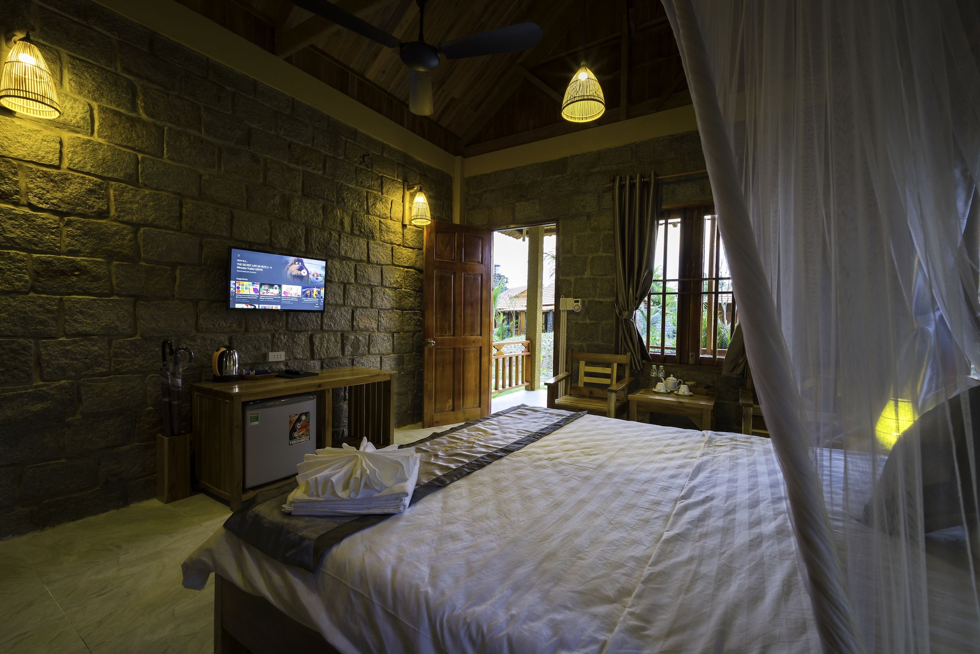 DELUXE, BUNGALOW, POOL VIEW