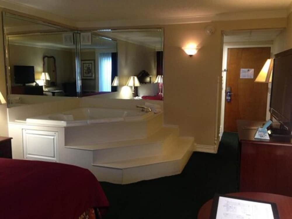 Osage Creek Lodge 9/33