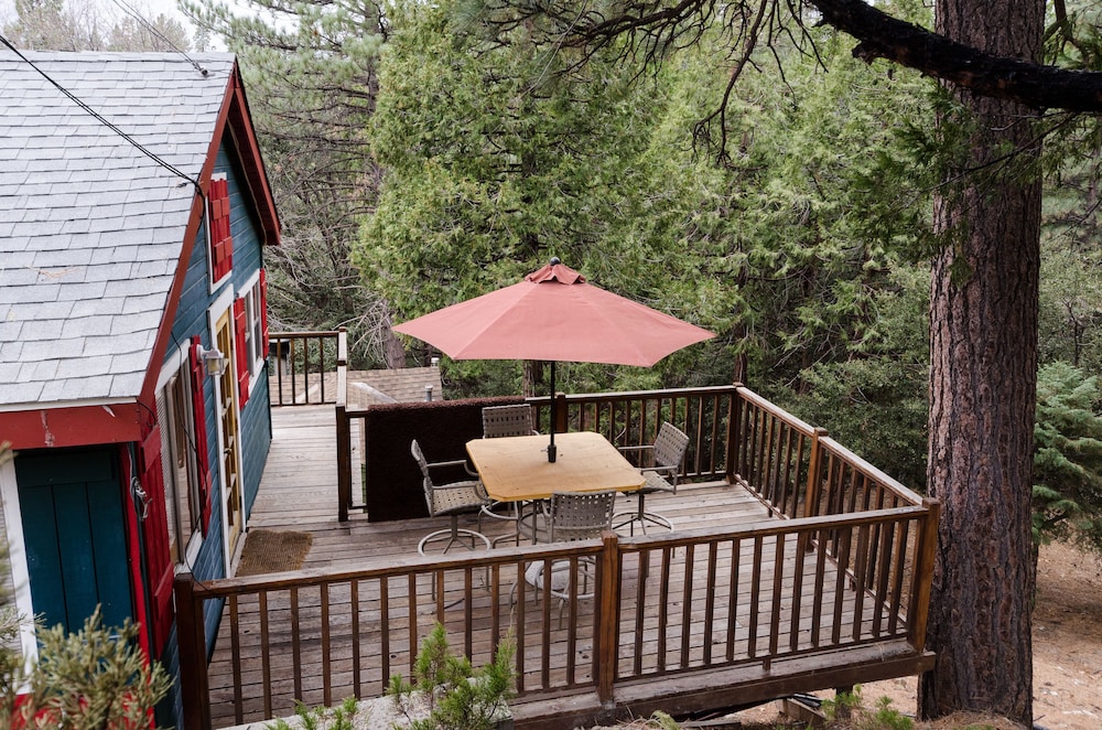 Idyllwild Bunkhouse 37/46
