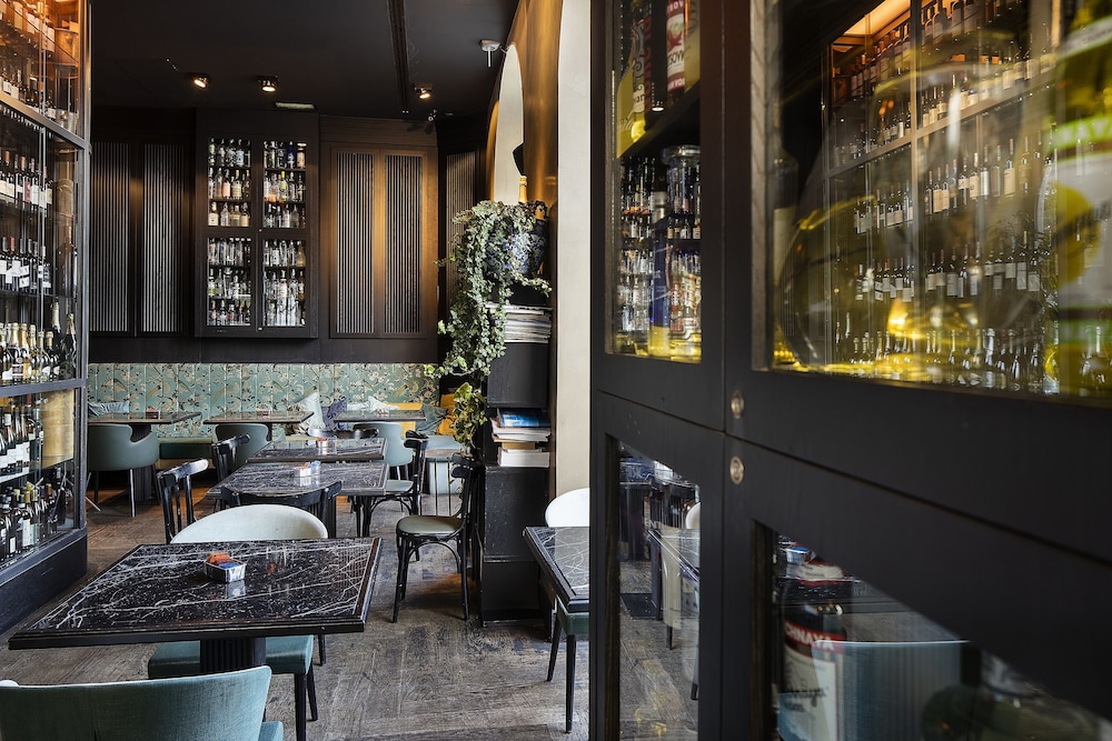 Living Suites by Brera Apartments 30/37