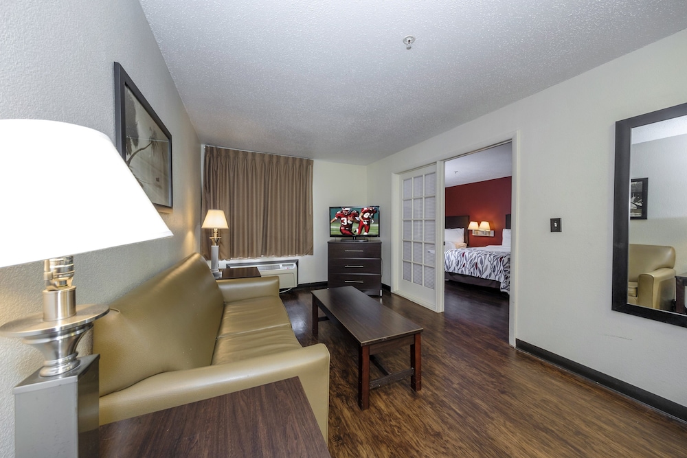 Red Roof Inn & Suites Savannah Airport 20/36