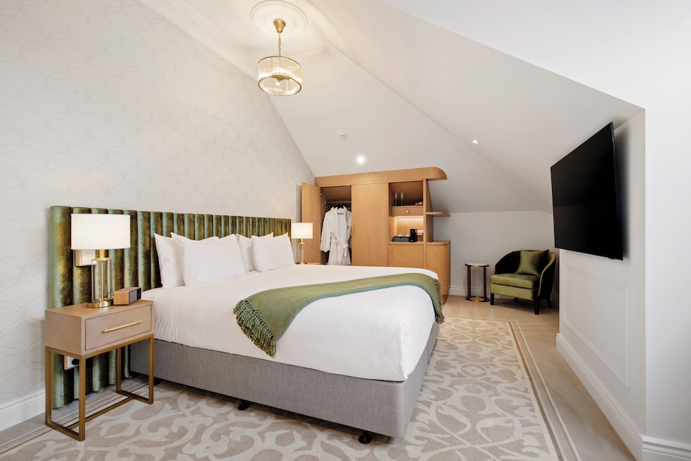 The Clements Hotel 27/65