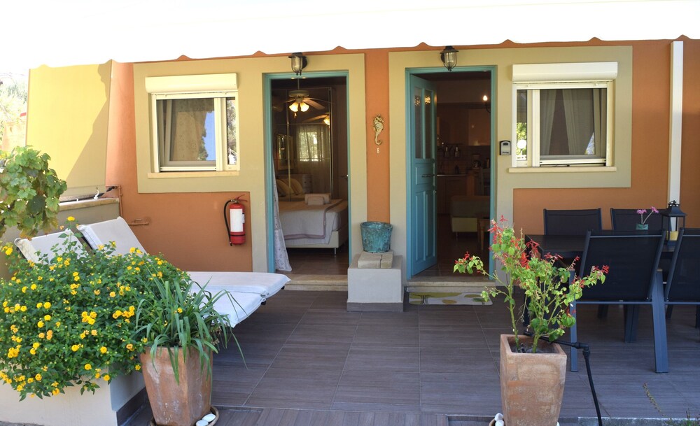 Simatos Apartments & Studios 5/50