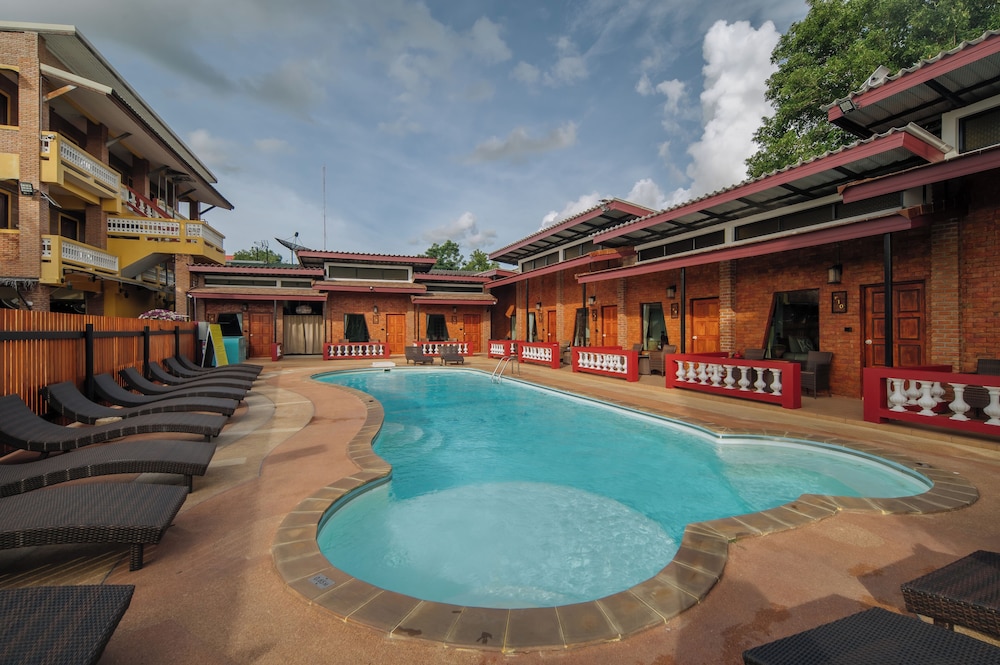 Pongphen Guesthouse 64/72