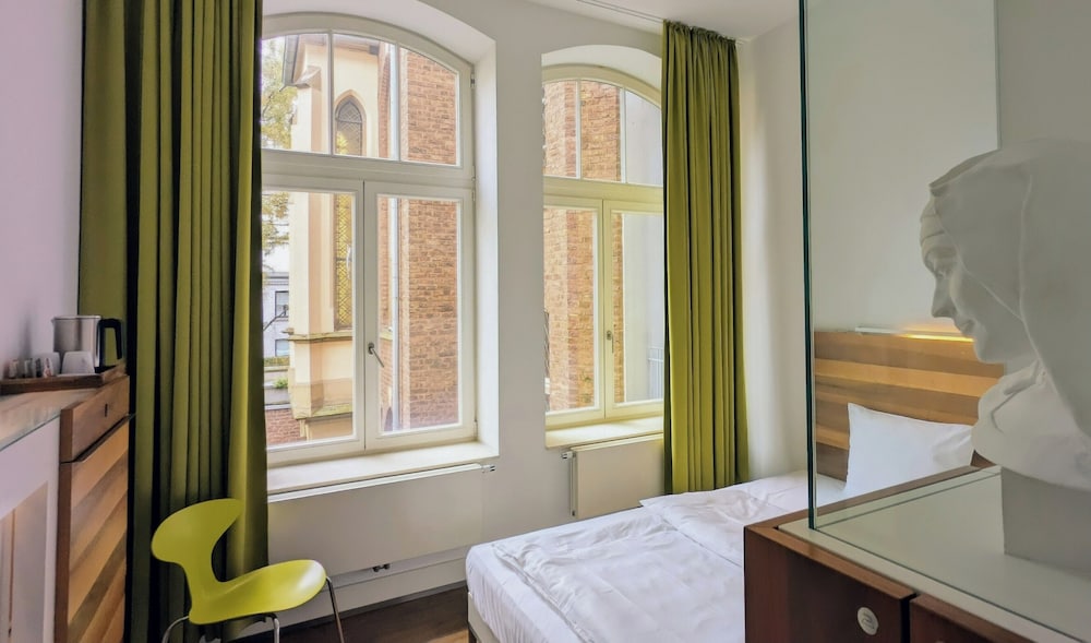 Standard, Double Bed