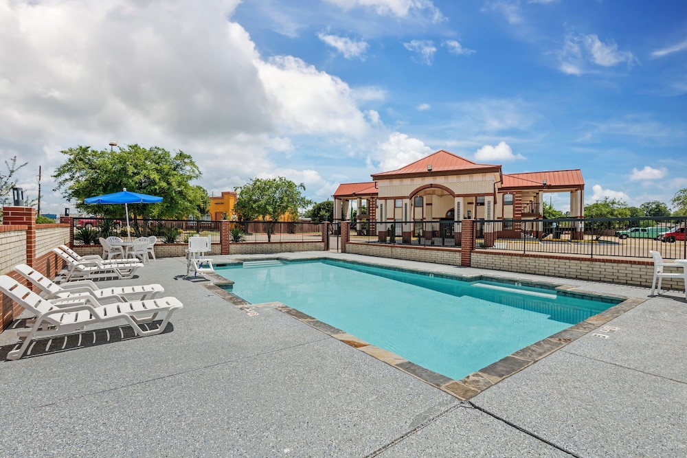 Quality Inn & Suites New Boston - Texarkana West 54/61