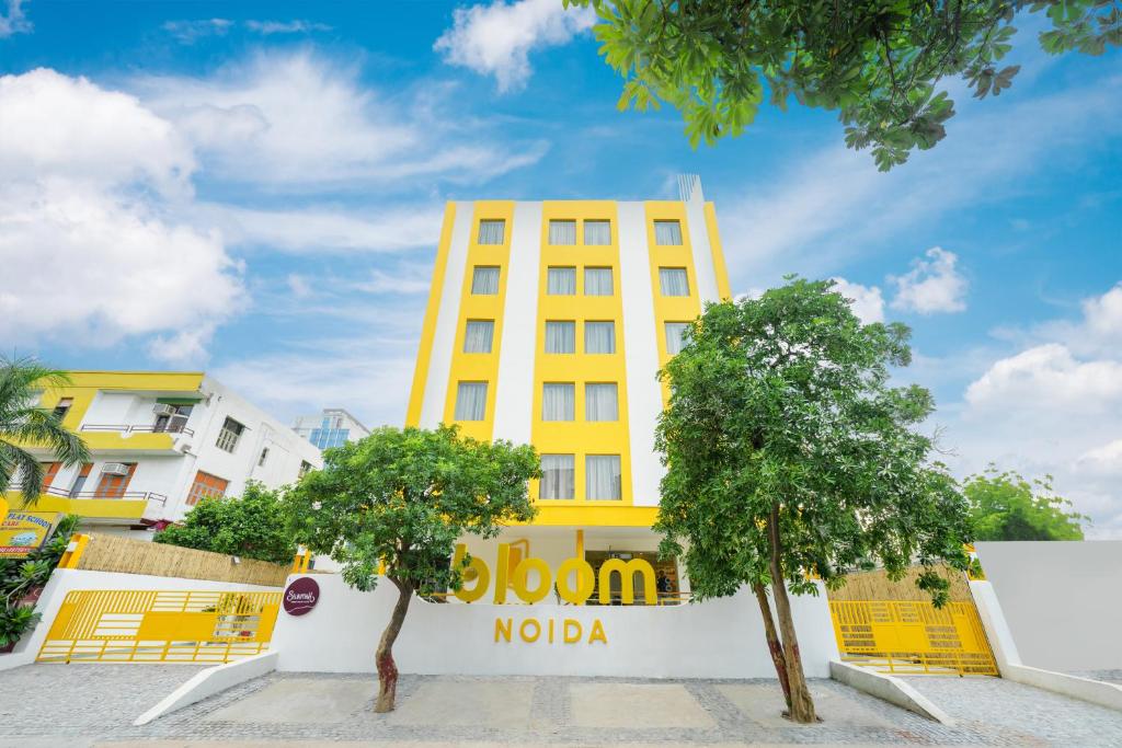 Bloom Hotel - Sector 62 2/17