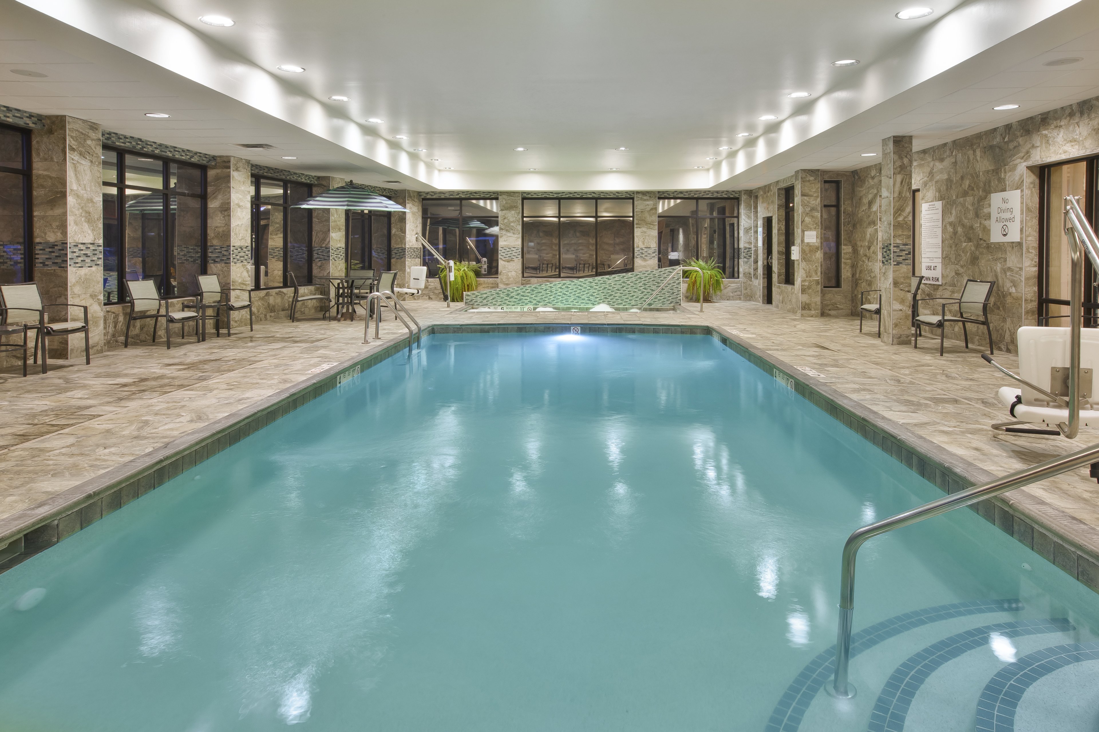 Holiday Inn Express Suites Geneva Finger Lakes 39/56