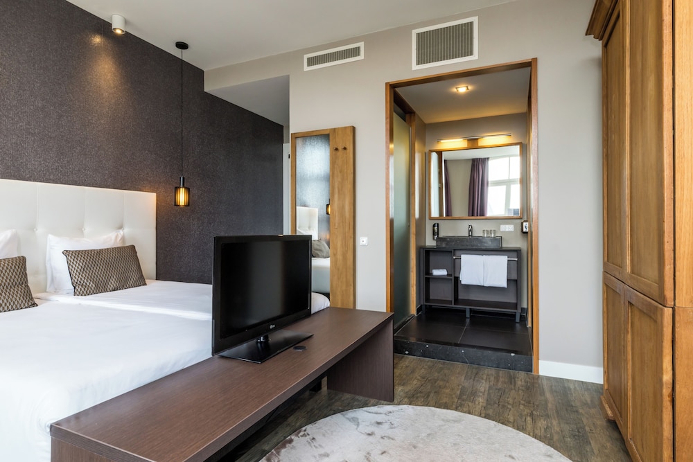 Merici Hotel 27/75