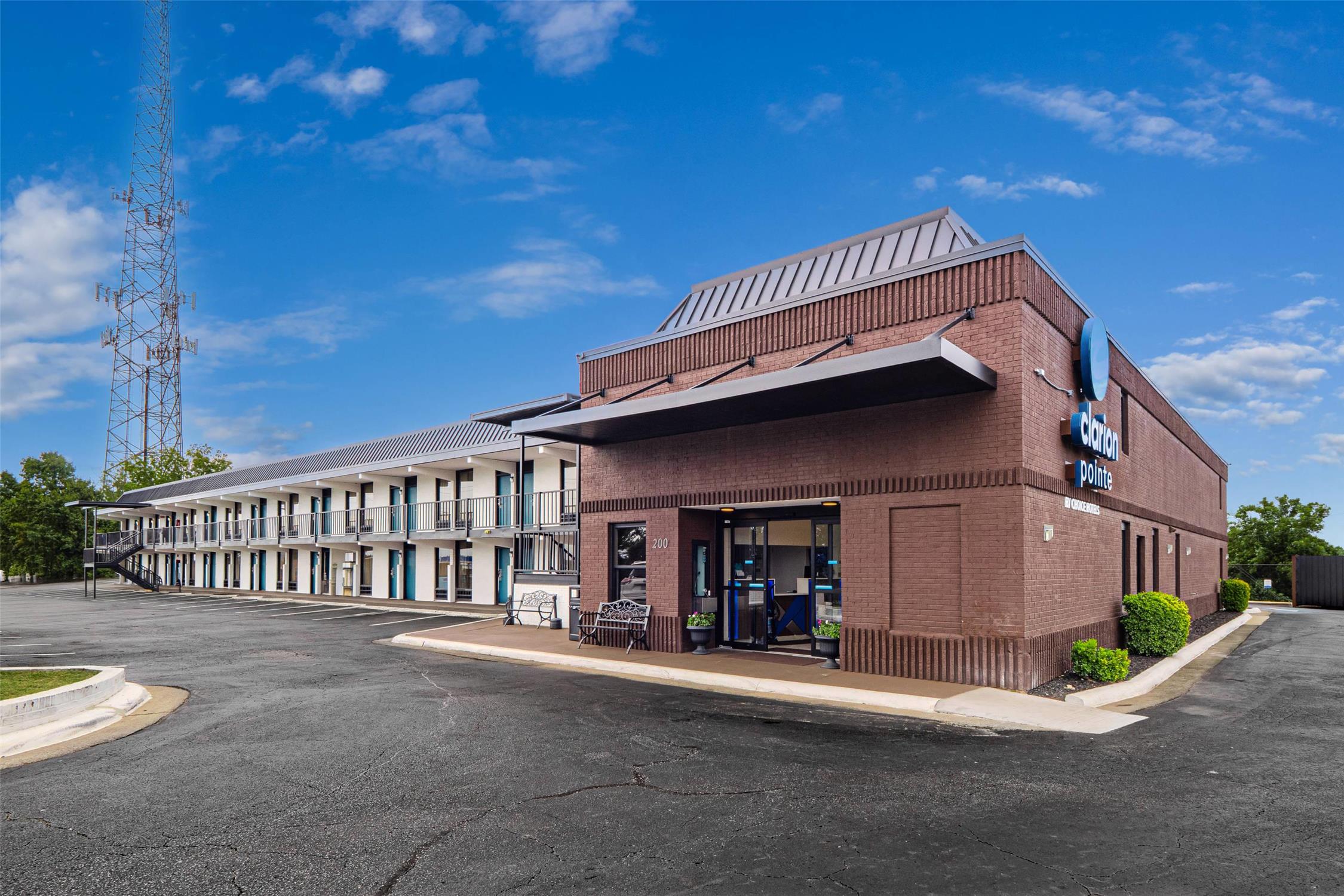 Clarion Pointe Winston - Salem Downtown 22/25