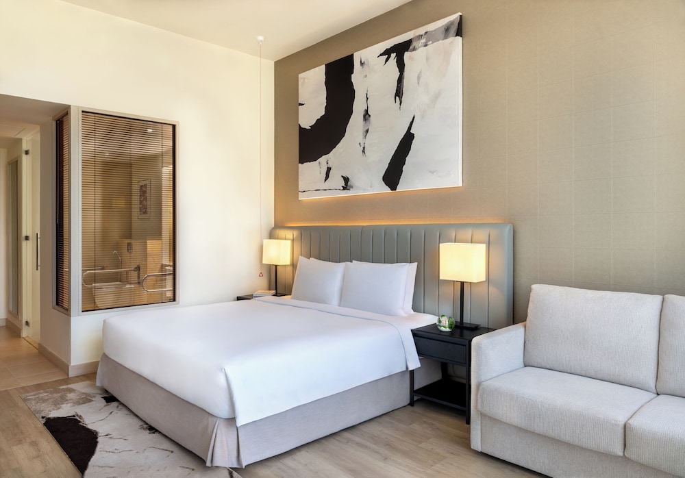 Yas Plaza Marina by IHG 91/144