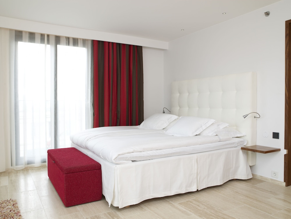 Avalon Hotel 18/48