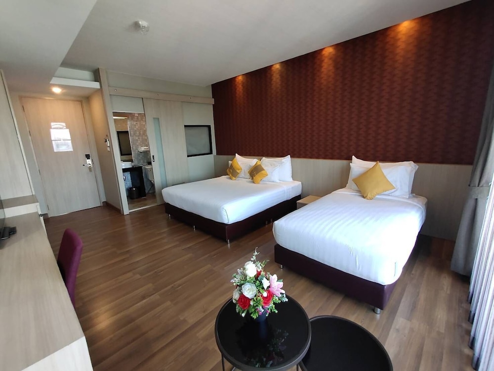 غرفة ثلاثية بسرير مزدوج وسرير فردي، Ton Aoi Grand Hotel 2/4