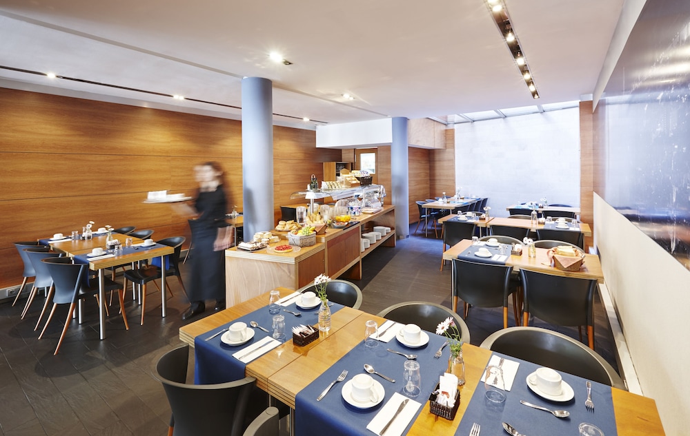 Barcelona Century Hotel 45/51