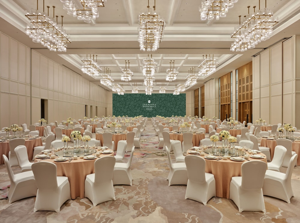 Shangri-La Qiantan Shanghai 40/50