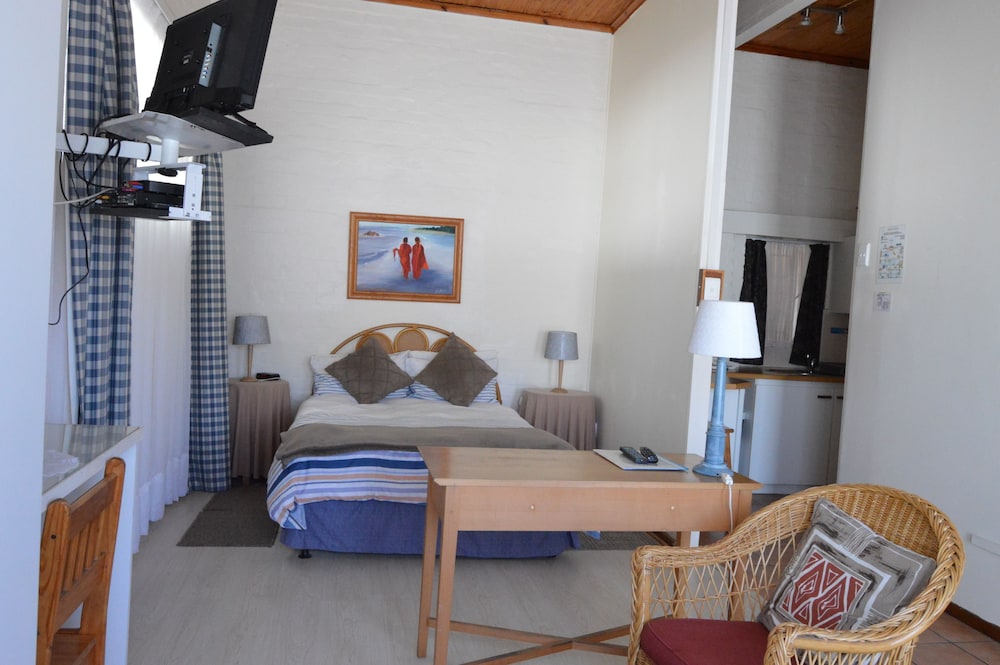 Aqua Marine Guest House 33/67