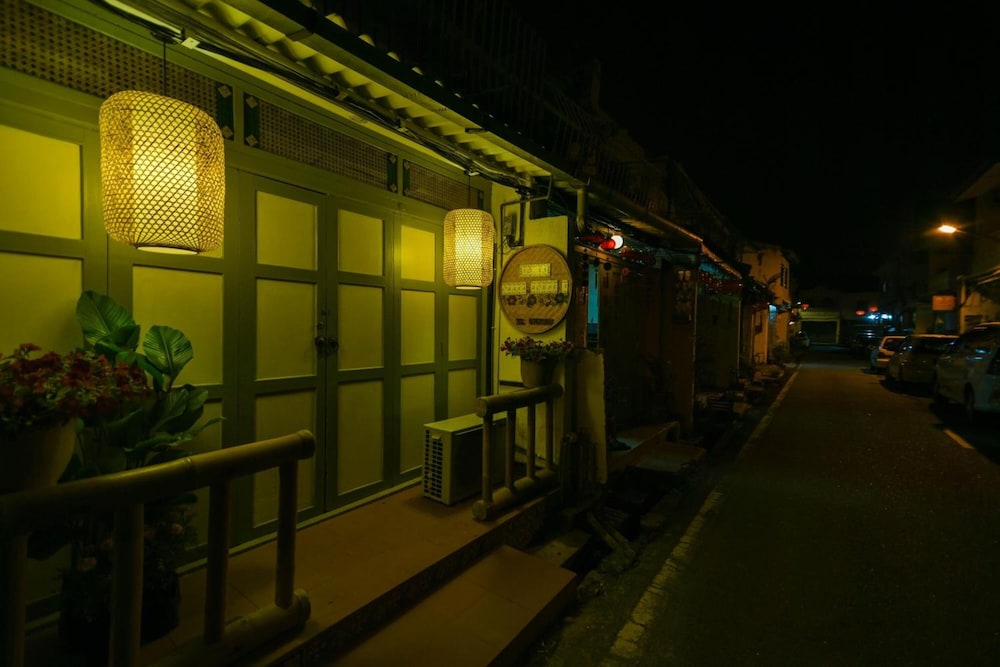 Ohana House Hq 6/50