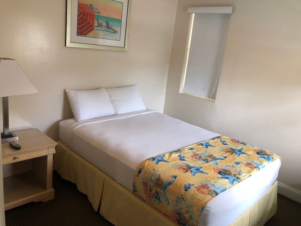 Beach Place Hotel 11/39