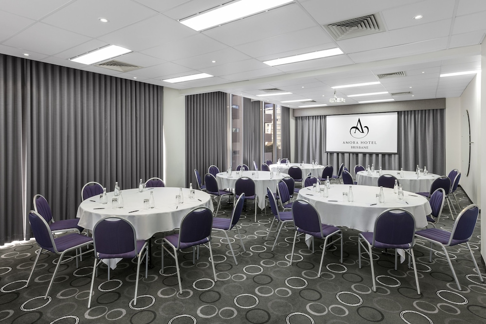 Amora Hotel Brisbane 55/60