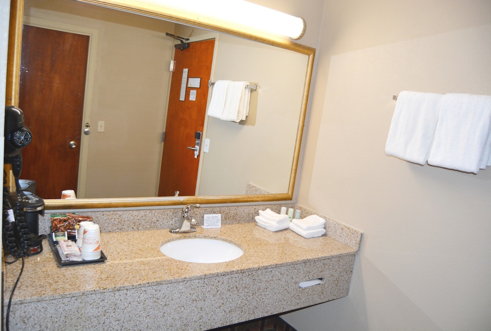 Quality Inn Raynham - Taunton 19/75