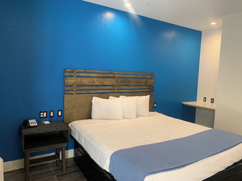 Signature Inn Houston Greenspoint 5/12