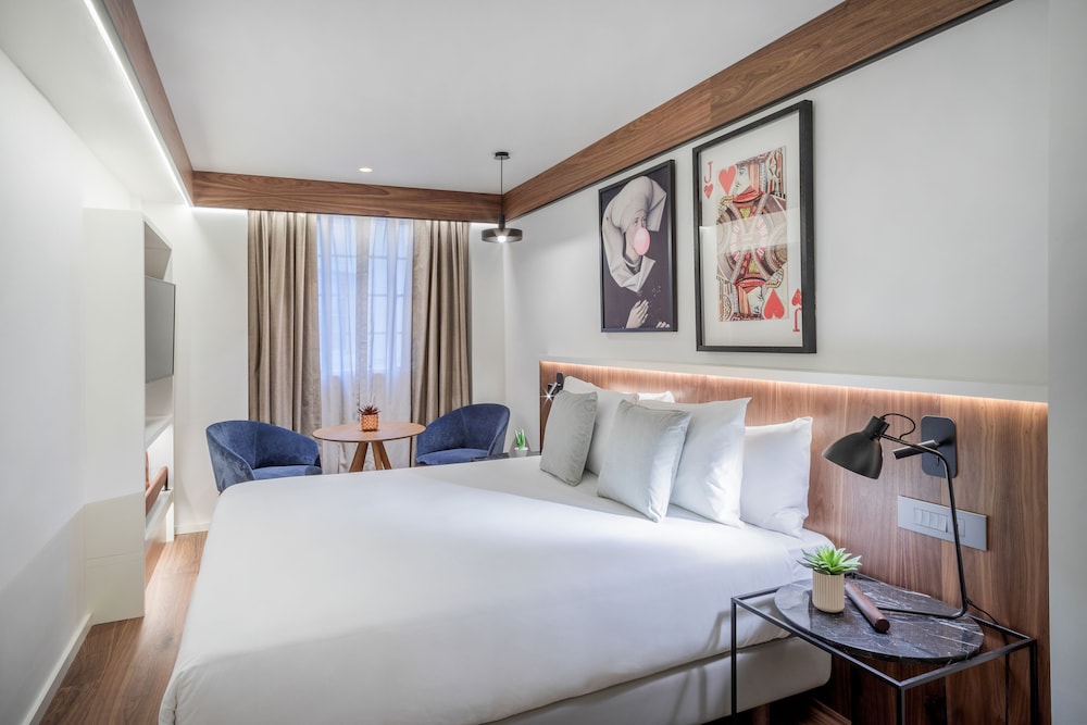Melia White House 24/80