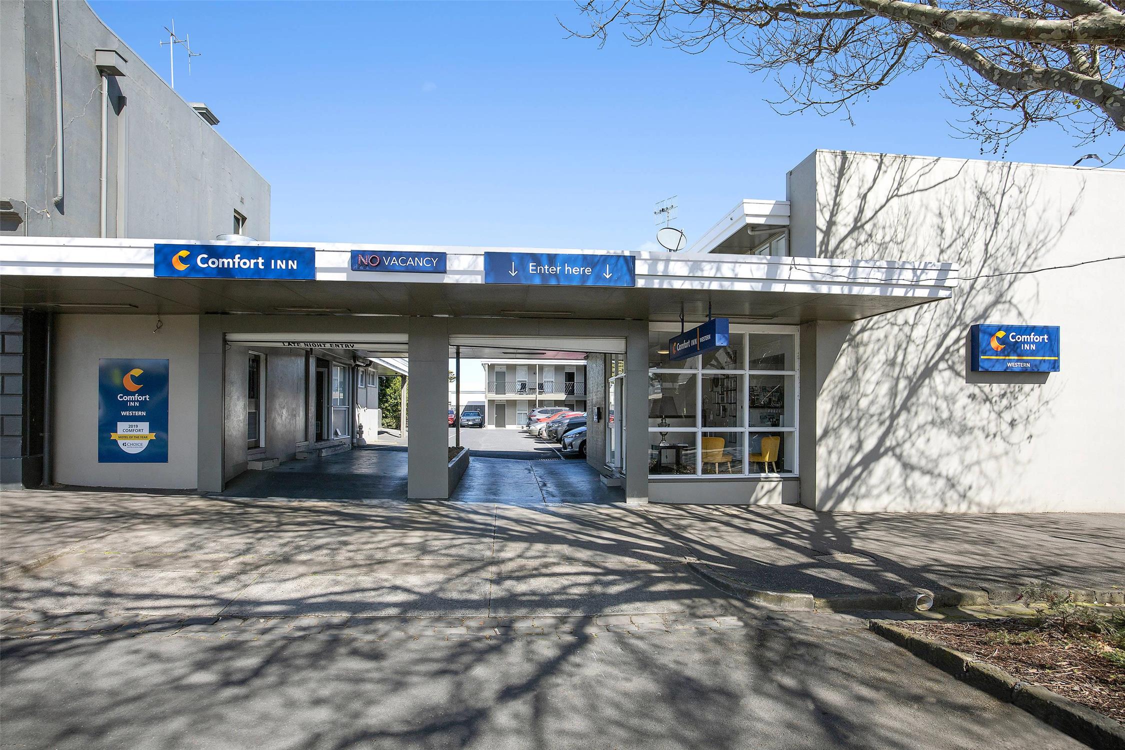 Comfort Inn Western 15/17