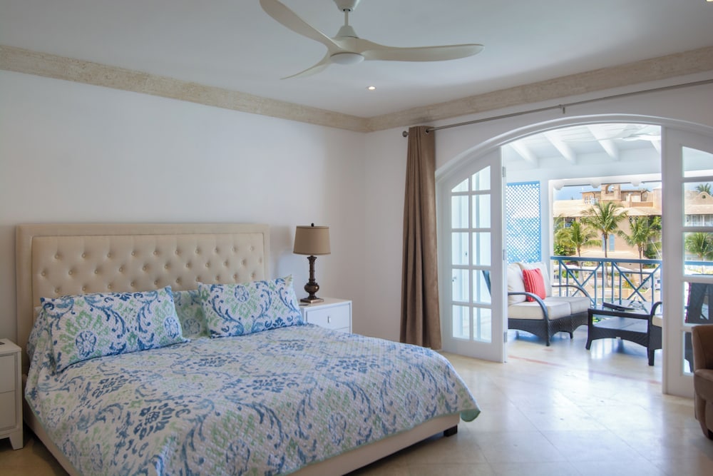 3 Bedrooms, Signature, Twin Beds, 2 King Beds, Lagoon Front