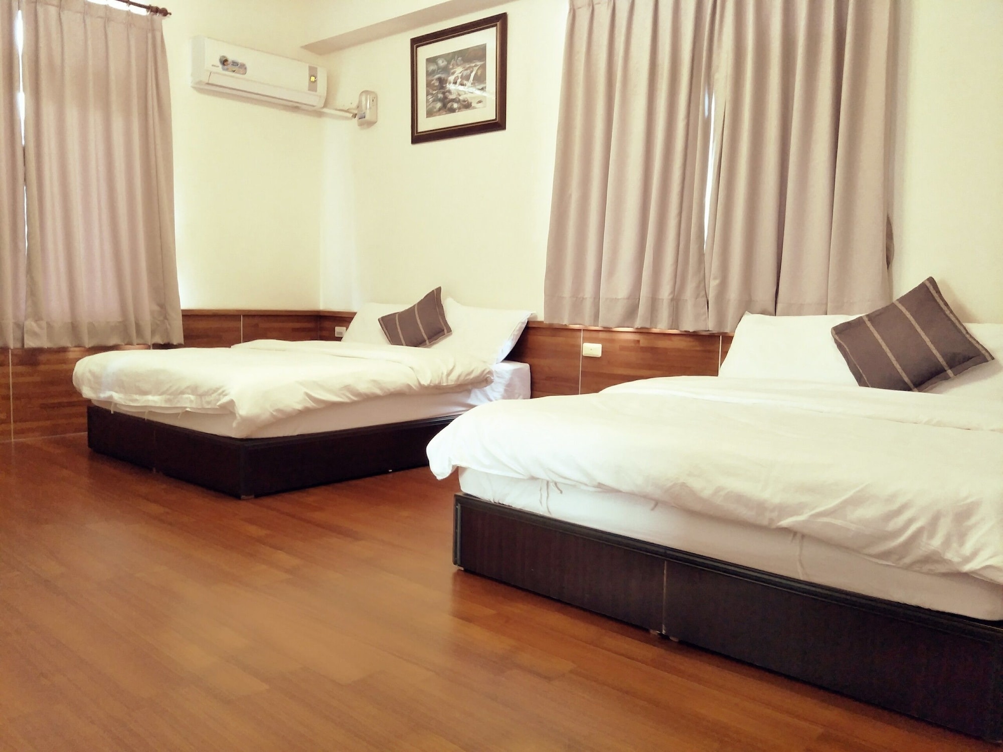 FAMILY, 2 DOUBLE BEDS