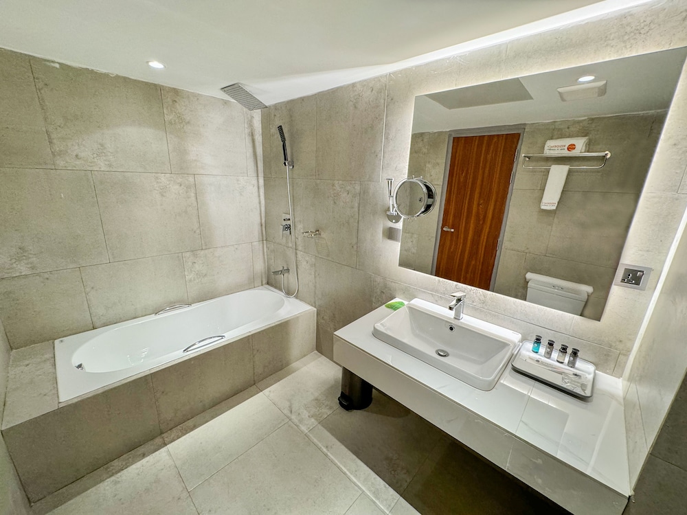 Hotel Omni Residency Baridhara 36/38