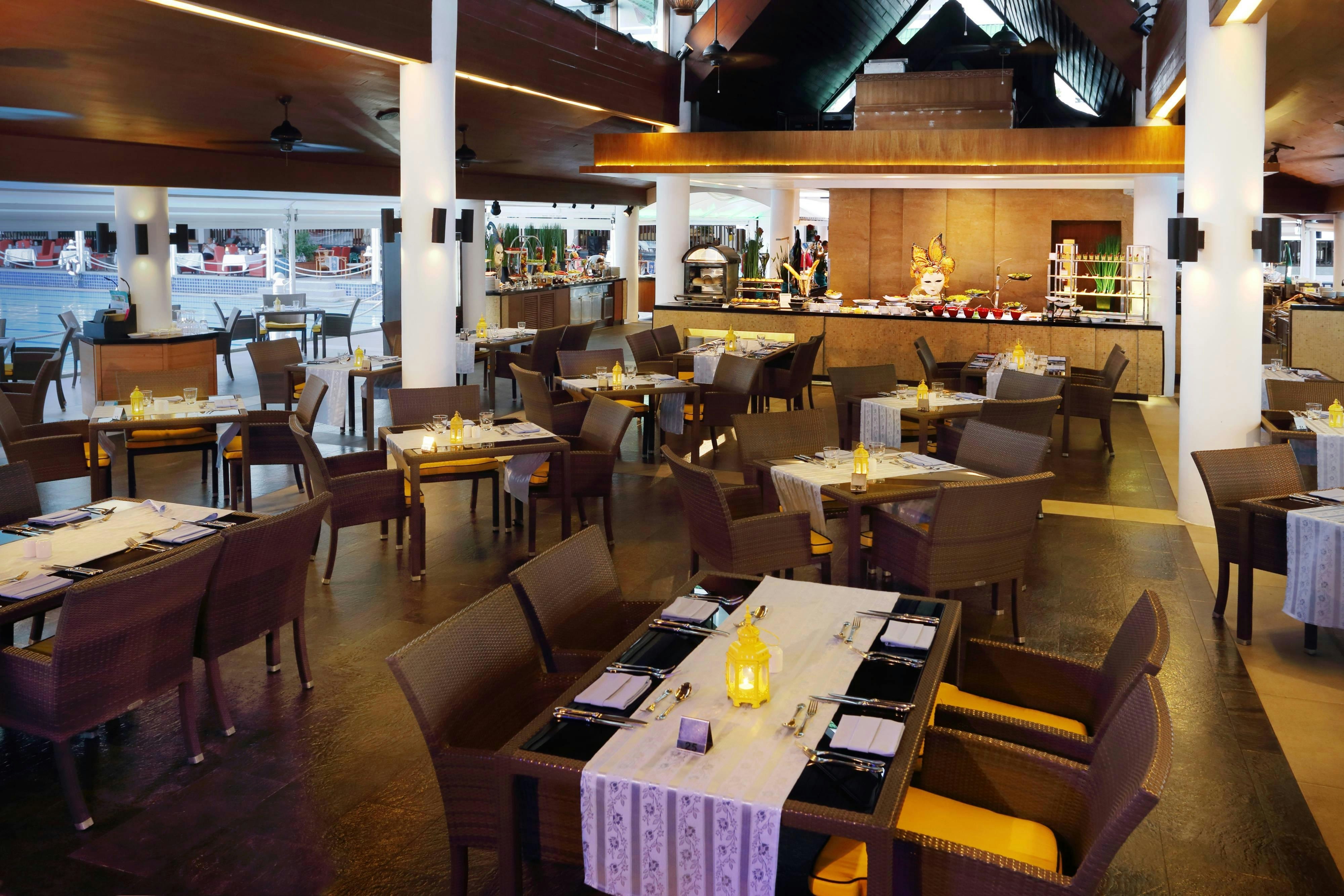 Le Meridien Phuket Beach Resort 49/73
