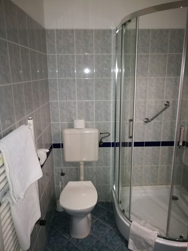 CE Quelle Hotel 39/41