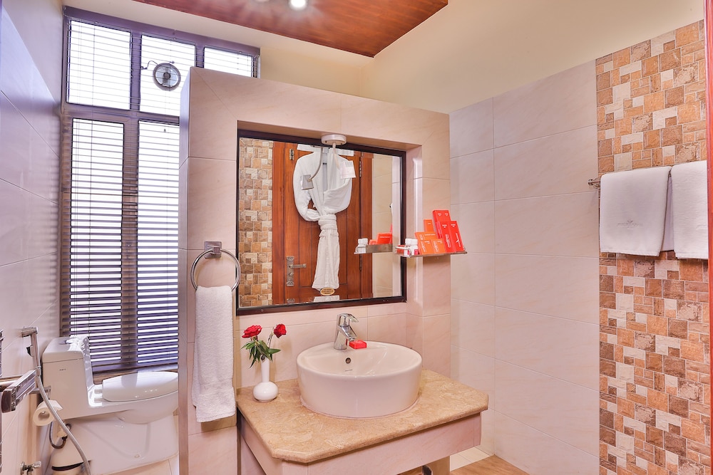 Avari Xpress Faisalabad 60/60
