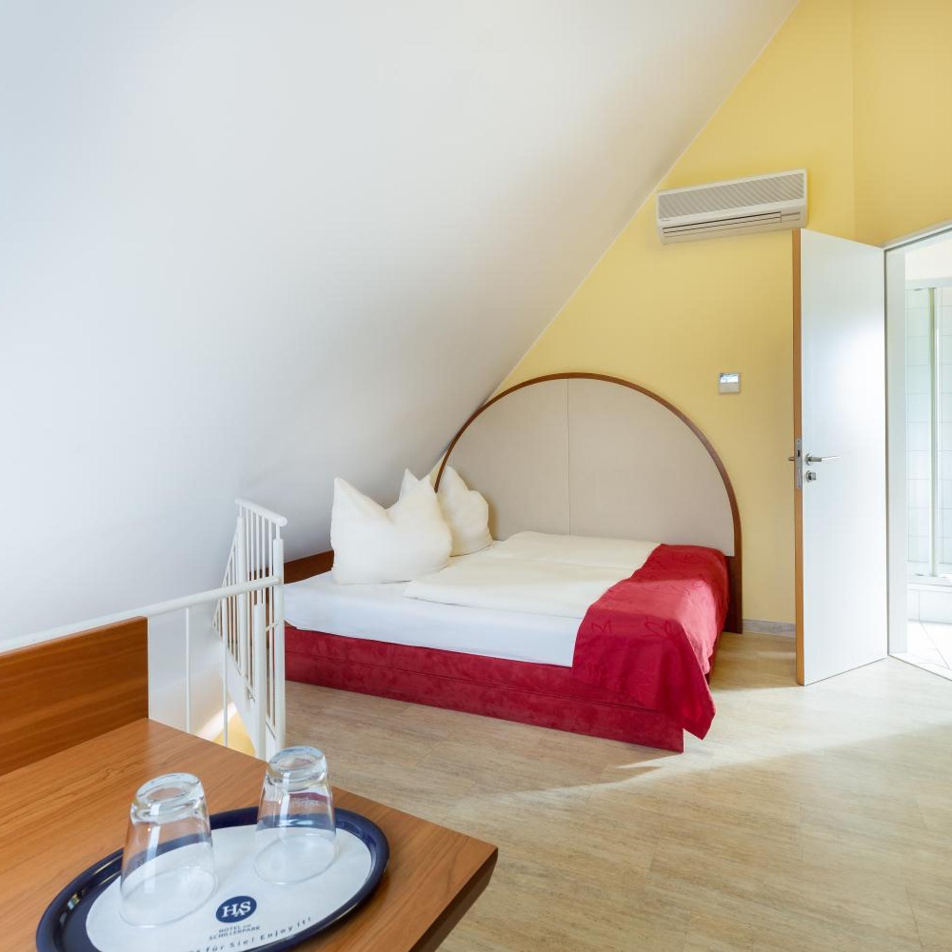Room, Triple