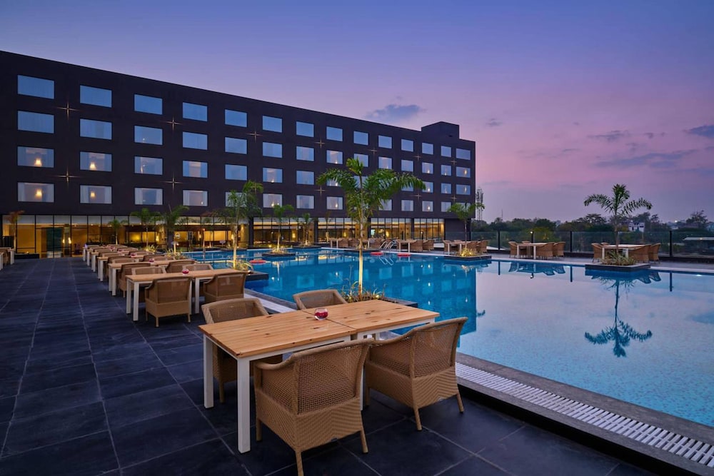 Essentia Luxury Hotel Indore 41/68