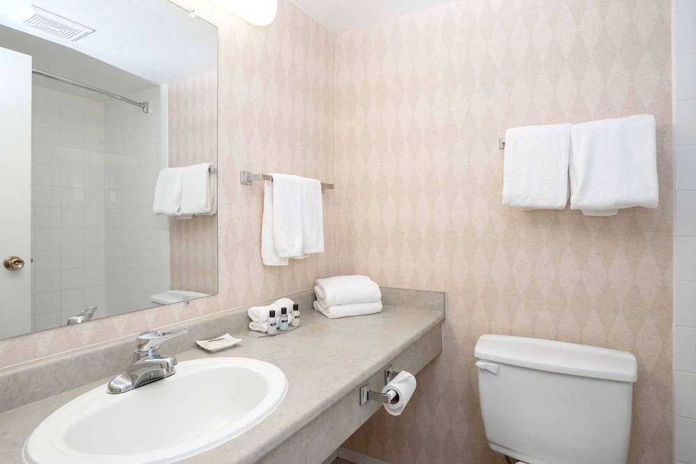 Sandman Hotel Penticton 7/49