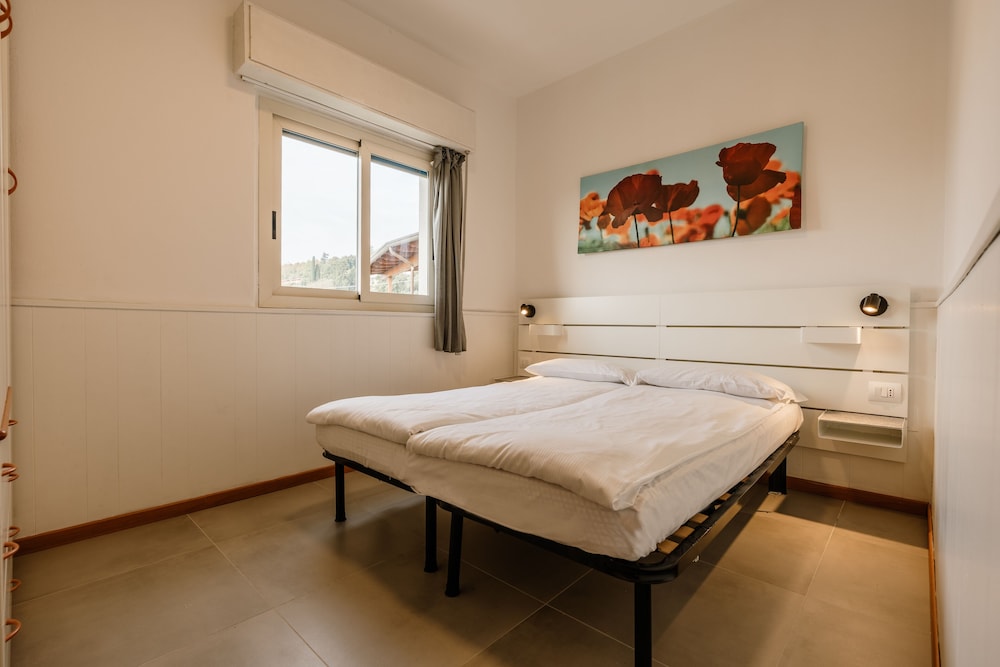 1 BEDROOM, APARTMENT