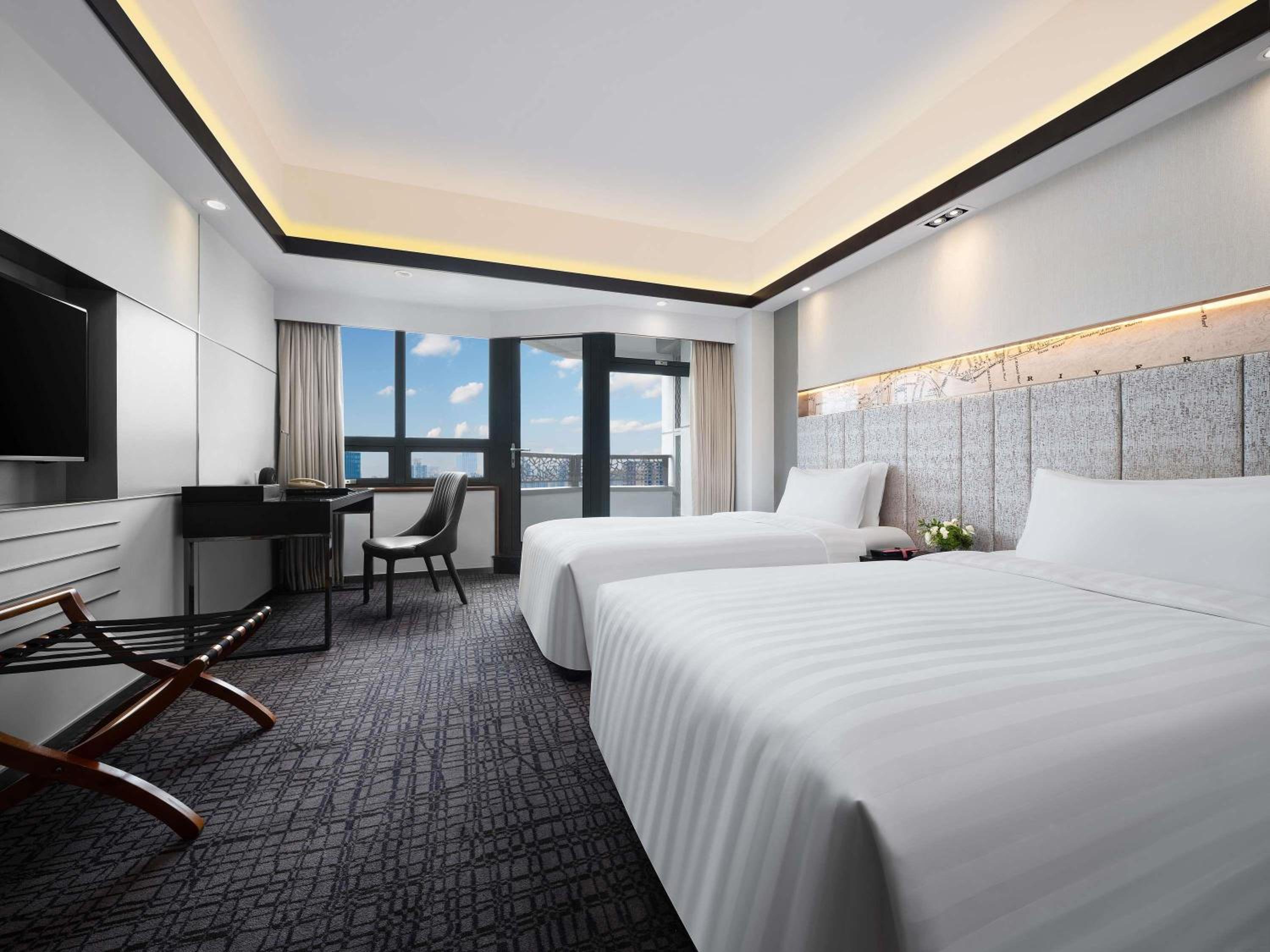 SUPERIOR TWIN BEDROOM