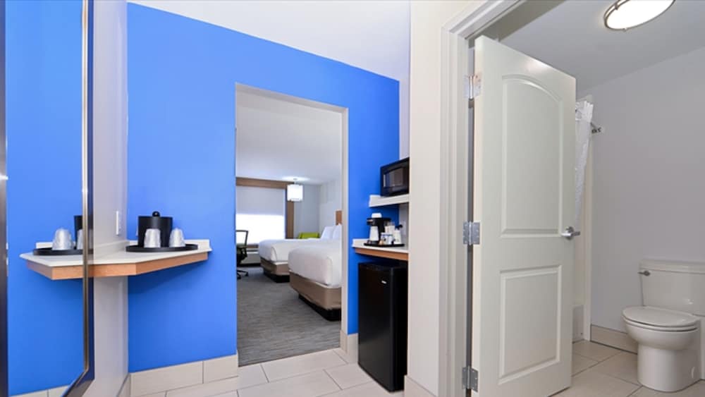 Holiday Inn Express & Suites Lexington - Hamburg Area 18/47
