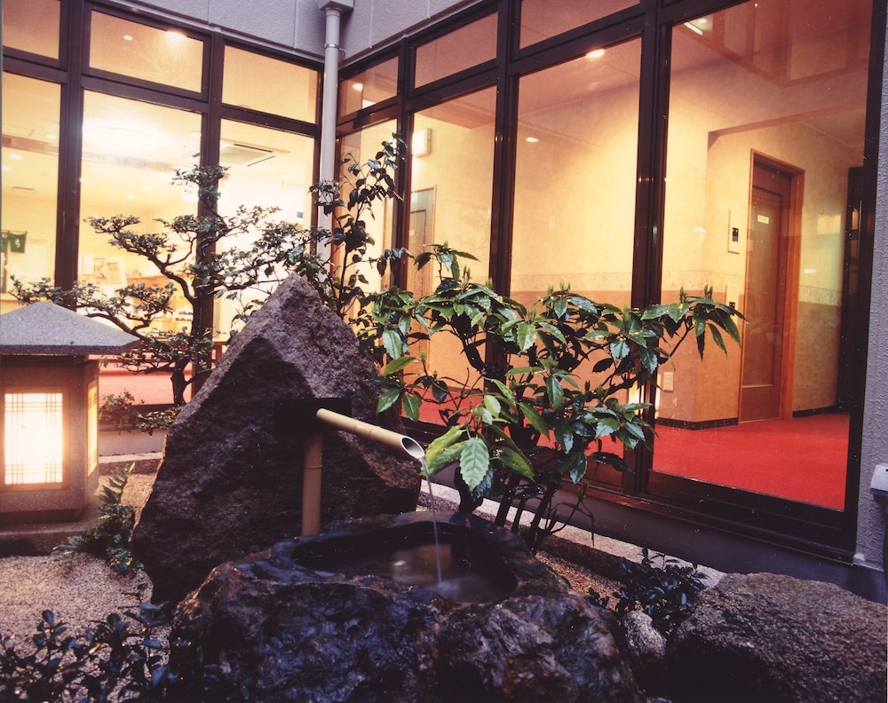 Yamani Ryokan 6/16